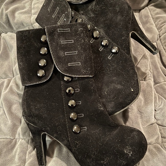 Fashion heeled boots - Picture 1 of 3